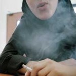 دختر سیگاری و قلیانی