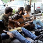 موسیقی زدن کنار خیابان