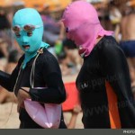 لباس زنان چینی در ساحل دریا