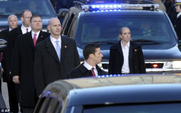 زن بادیگارد